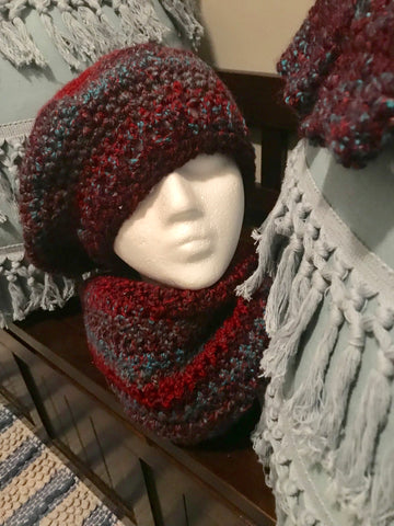 Crocheted Hat & Scarf Set (7)
